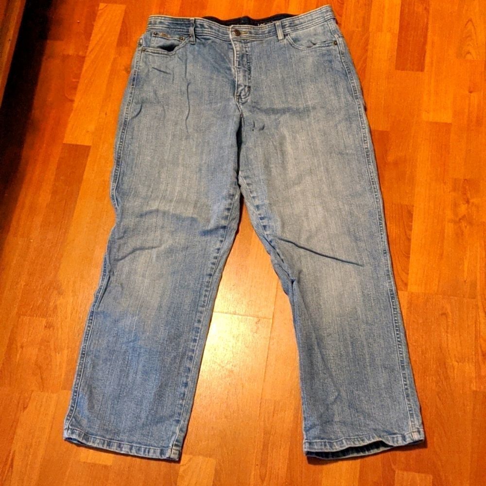 Lee Jeans 18 Short Light Wash Stretch Comfort Waist Denim